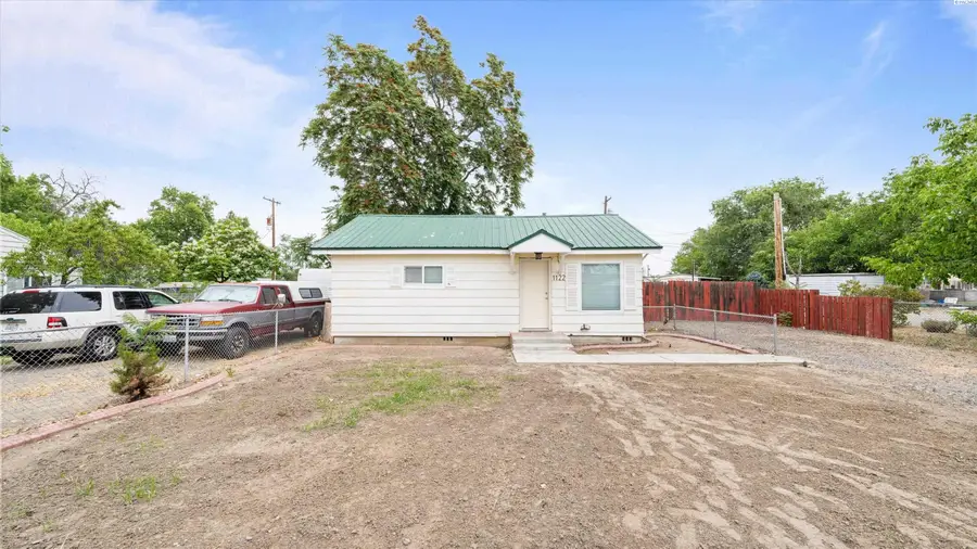 1122 W Maple St., Burbank, WA 99323 - #3