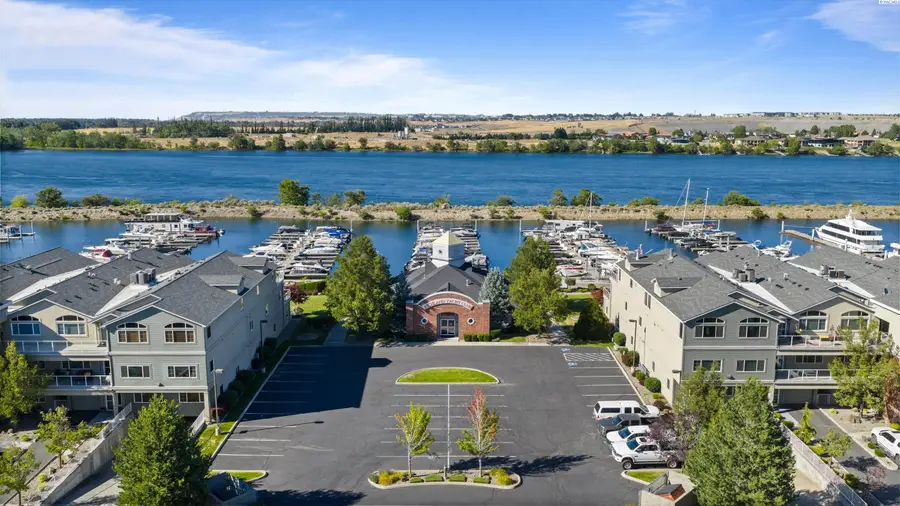 334 Columbia Point Drive, Unit 202 #202, Richland, WA 99352 - #3