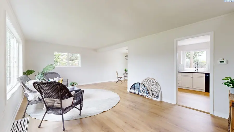 709 Comstock Street, Richland, WA 99352 - #3