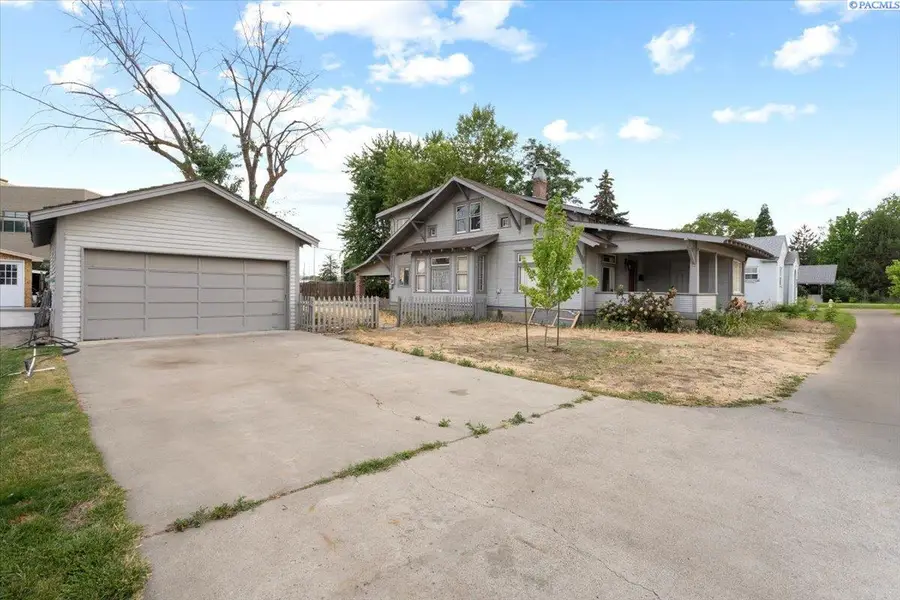 1017 W Kennewick Ave, Kennewick, WA 99337 - #3