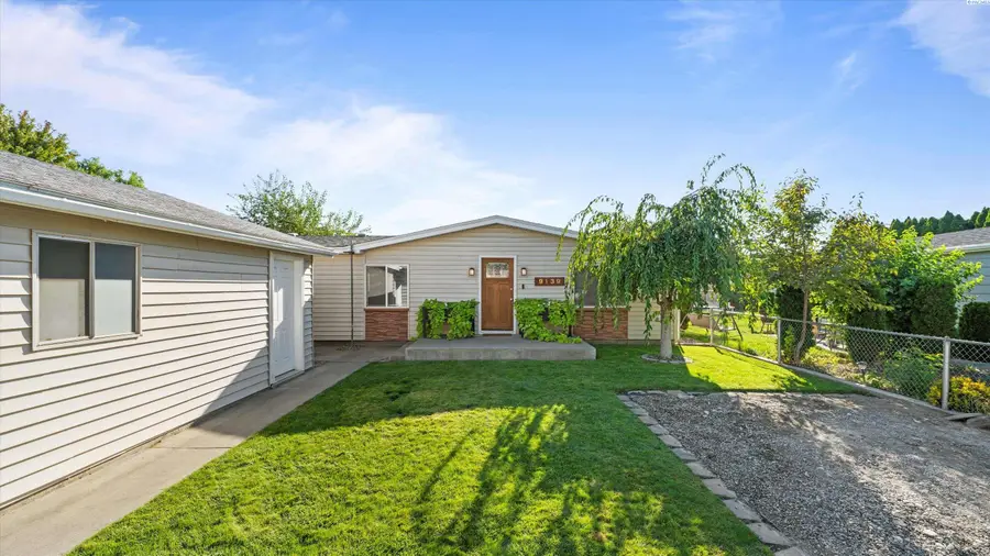 9139 W Arrowhead Ave, Kennewick, WA 99336 - #2