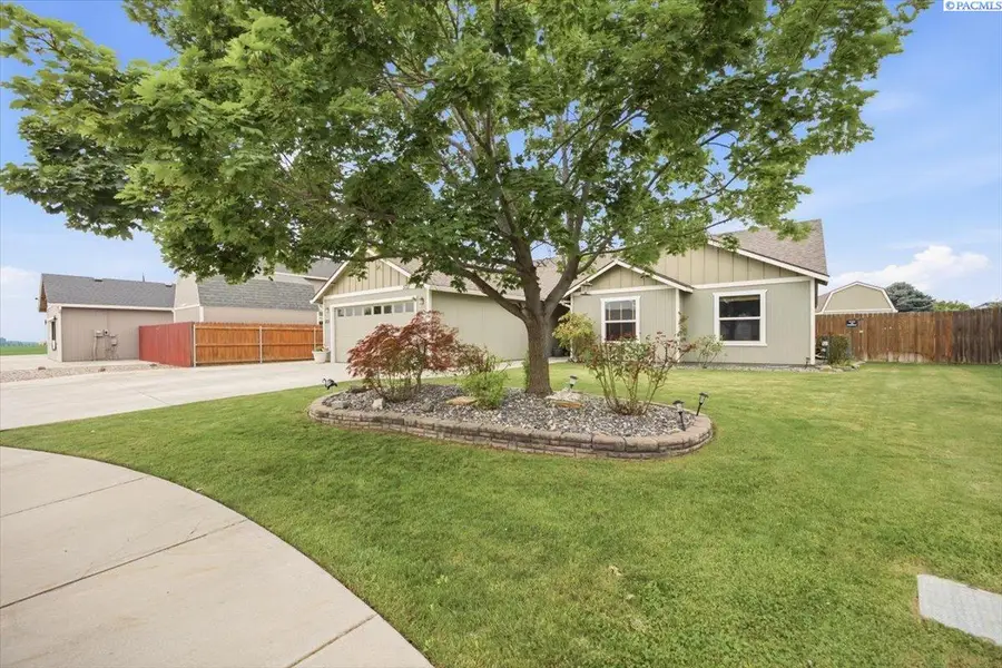 5711 W Wailea Ct, West Richland, WA 99353 - #3