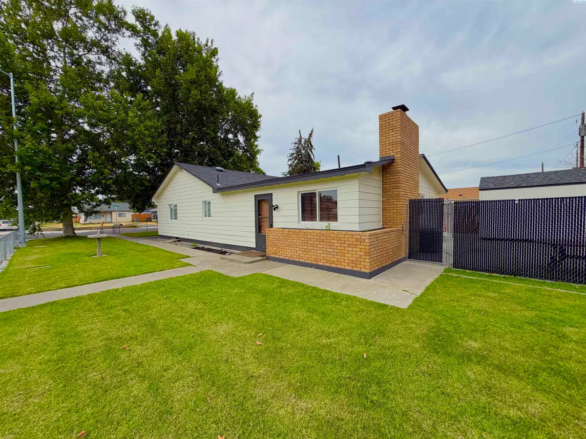 400 Sanford Ave, Richland, WA 99352 - #1
