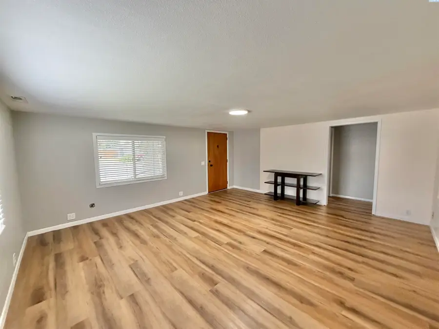 400 Sanford Ave, Richland, WA 99352 - #3