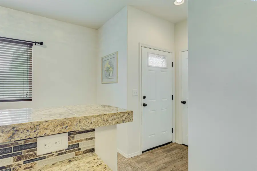 588 N Harrison Place, Kennewick, WA 99336 - #3