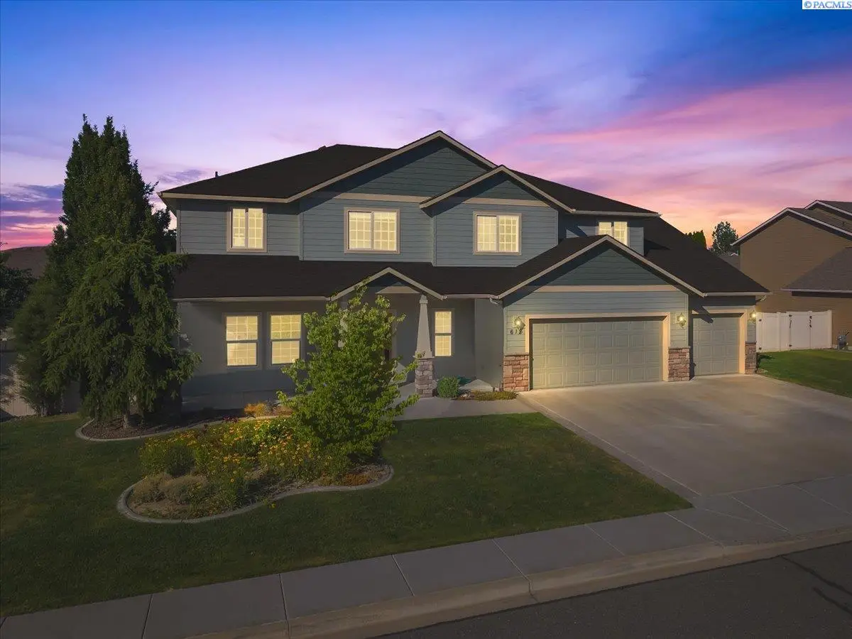 612 Southwell St, Richland, WA 99352 - #1