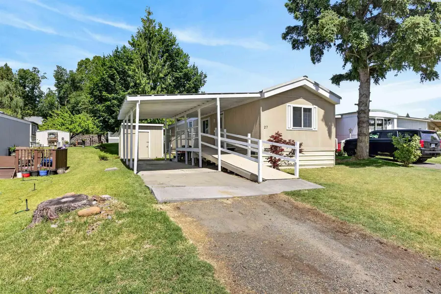 811 2nd Ave #27, Zillah, WA 98953 - #2