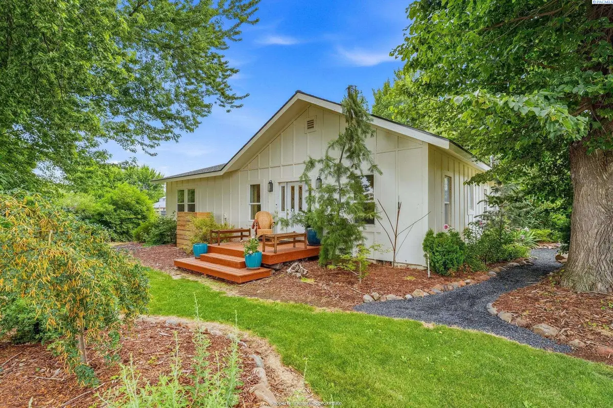 12801 N Pioneer Rd, Prosser, WA 99350-6625 - #1