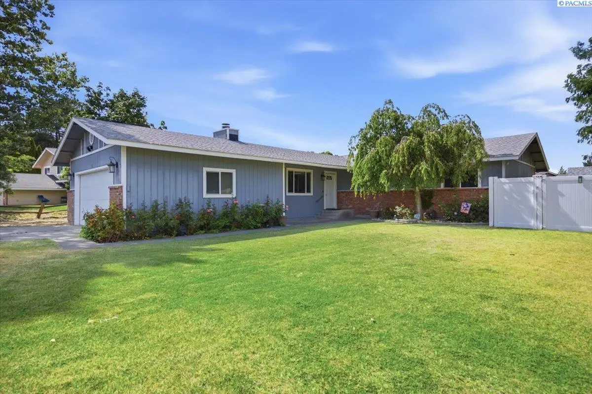 910 W Park Hills Drive, Kennewick, WA 99337 - #1