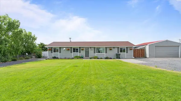 46505 W Paterson Ave, Paterson, WA 99345