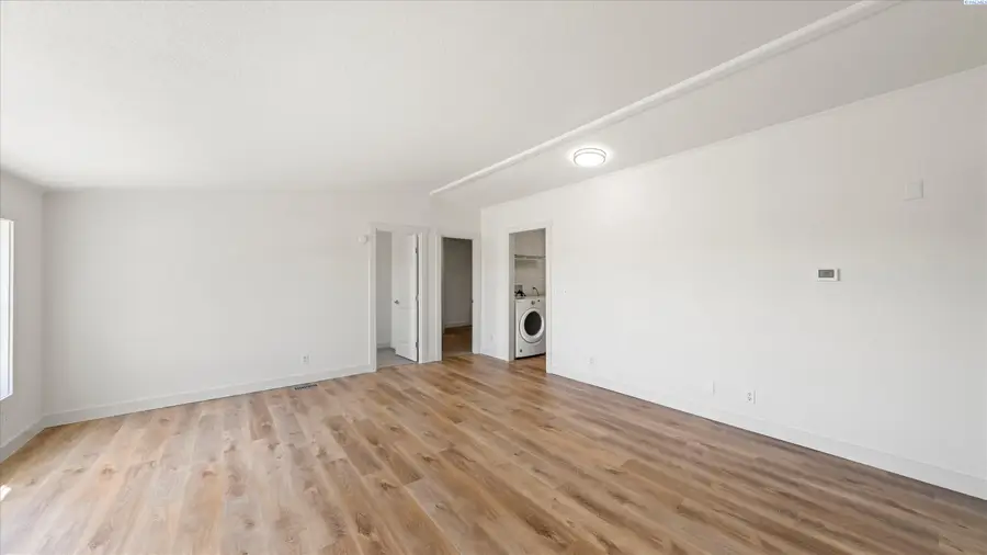 910 S 4th Ave, Pasco, WA 99301 - #2