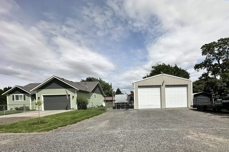 213 West Street, Waitsburg, WA 99361 - #2
