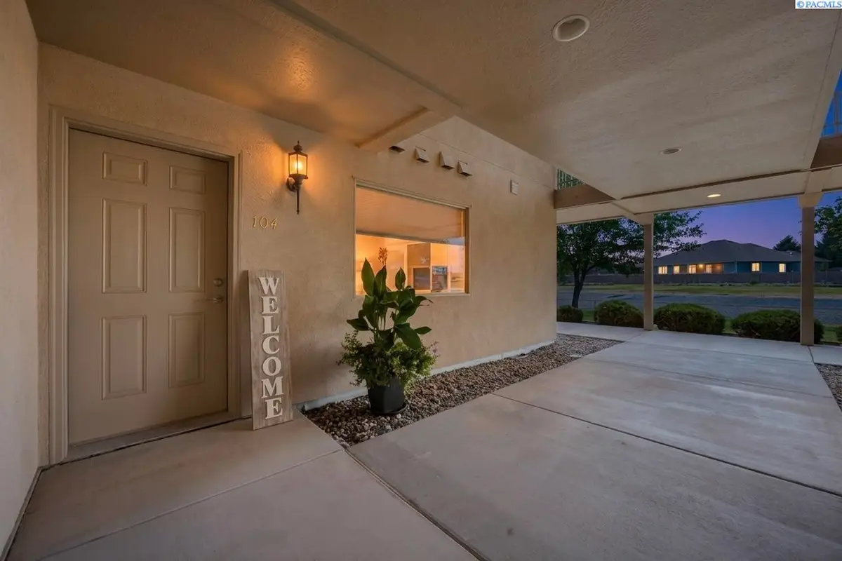 3710 W Canyon Lakes Dr. #L-104, Kennewick, WA 99337 - #1