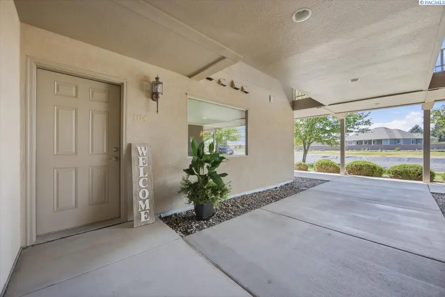 3710 W Canyon Lakes Dr. #L-104, Kennewick, WA 99337 - #2