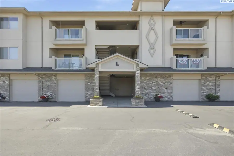 3710 W Canyon Lakes Dr. #L-104, Kennewick, WA 99337 - #3