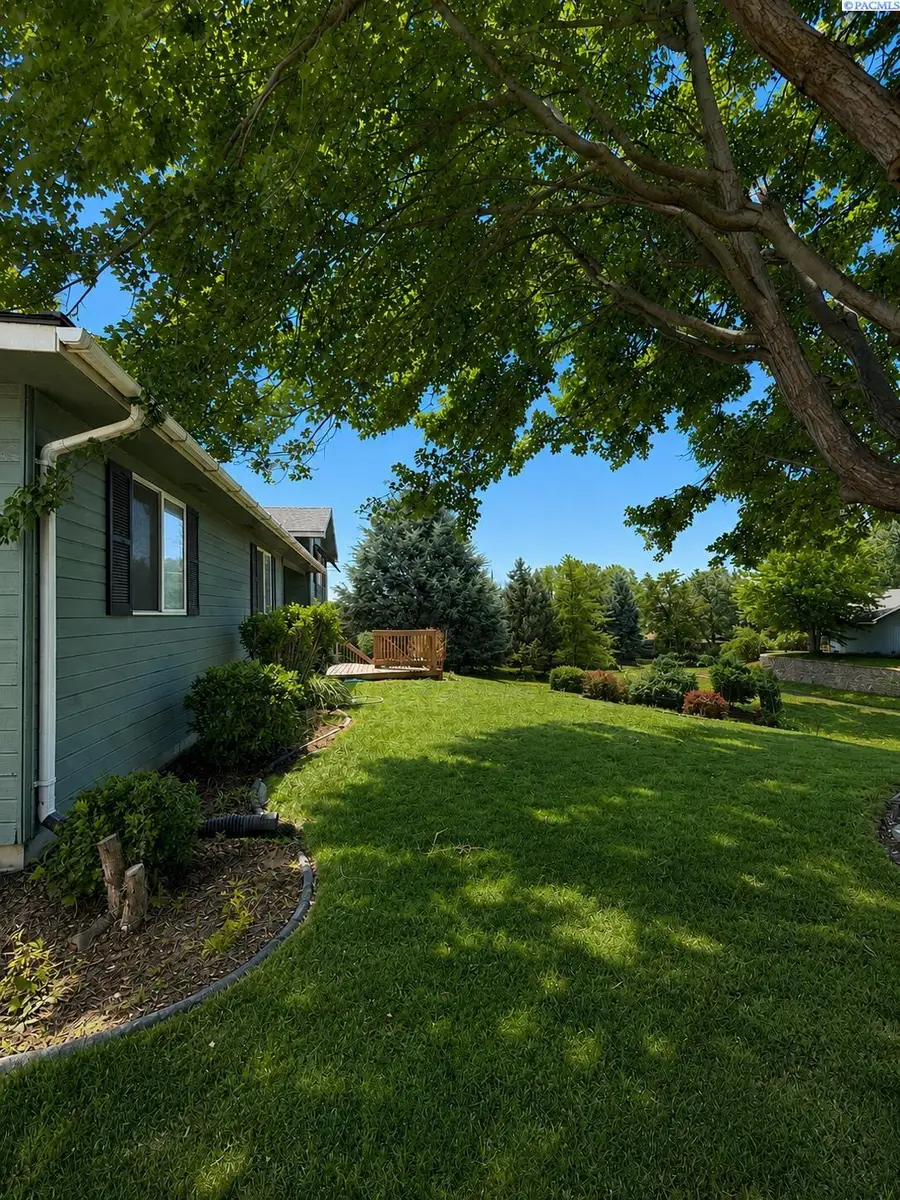 262 Rachel Rd., Kennewick, WA 99337 - #3