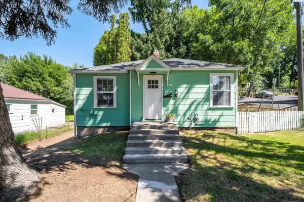 1320 NE Mcgee, Pullman, WA 99163