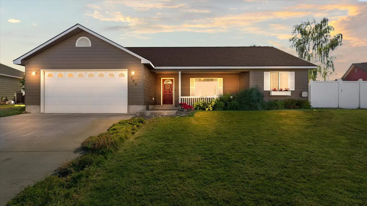705 Cherry Ln, Grandview, WA 98930 - #1