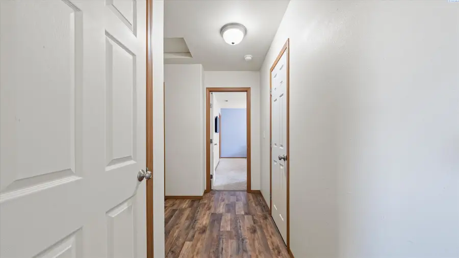 705 Cherry Ln, Grandview, WA 98930 - #3