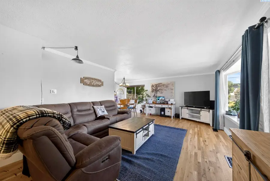 1117 W 19th Ave, Kennewick, WA 99337 - #3