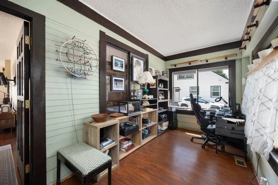 1227 W Kennewick Ave, Kennewick, WA 99336 - #2