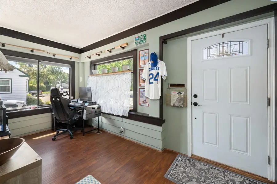 1227 W Kennewick Ave, Kennewick, WA 99336 - #3