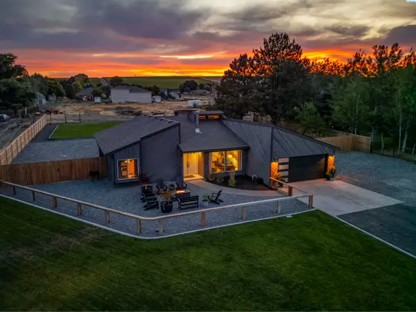 99502 N Lenore Lane, Richland, WA 99353