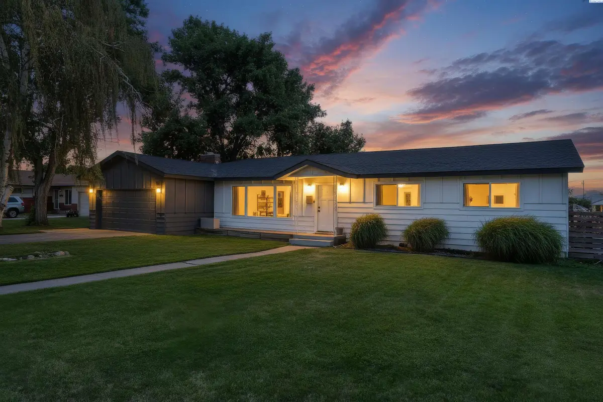 4004 W Okanogan Ave, Kennewick, WA 99336 - #1