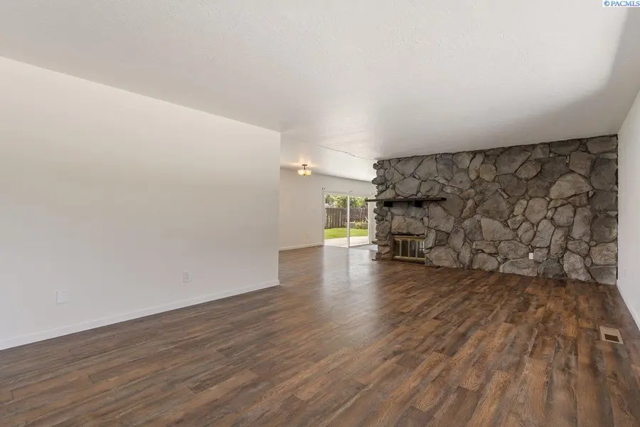 827 W 25th Ave, Kennewick, WA 99337-4248 - #3