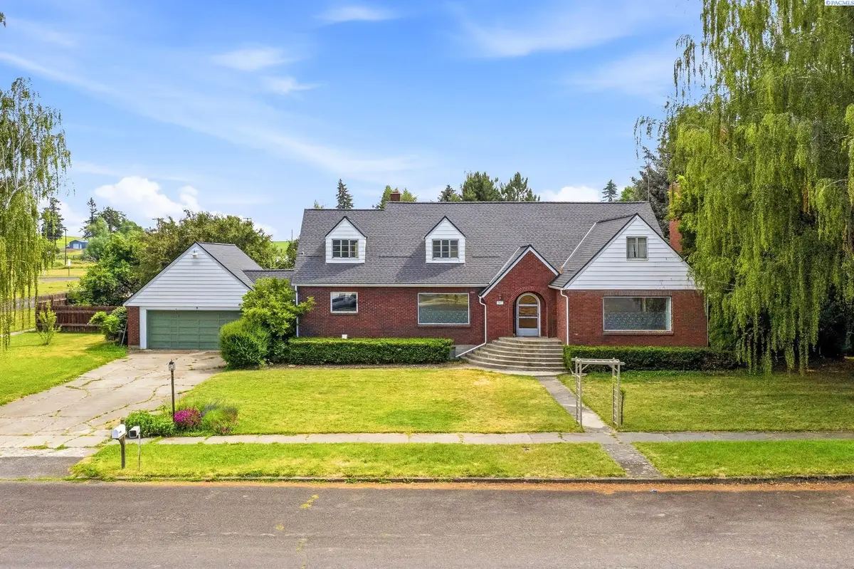 303 W Steptoe Ave, Oakesdale, WA 99158 - #1