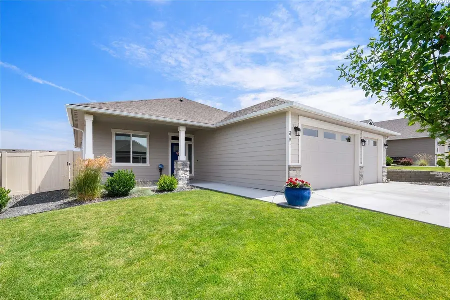 3701 S Van Buren Pl, Kennewick, WA 99338 - #2