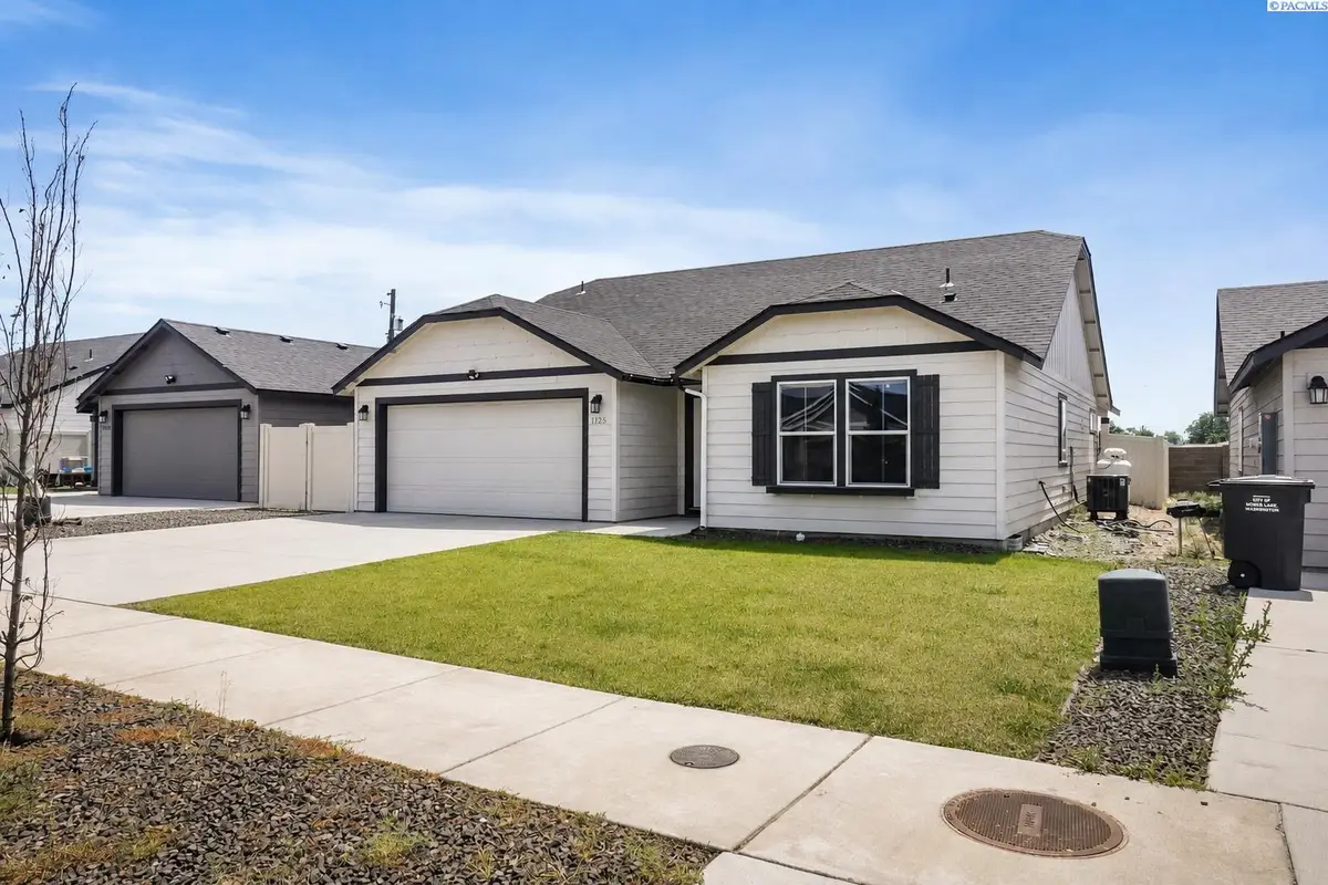 1125 W Sequoia Road, Moses Lake, WA 98837 - #1