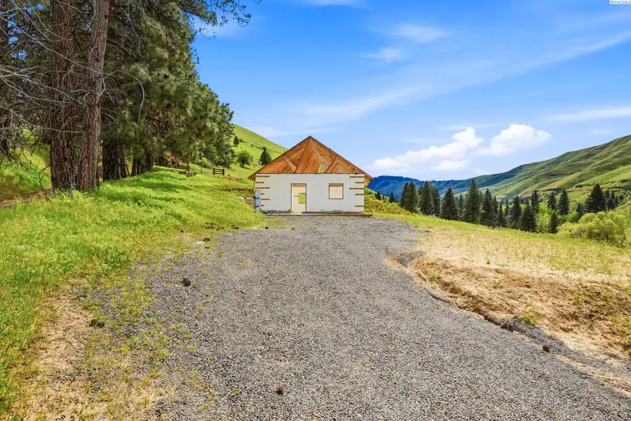 160 Cahill Road, Dayton, WA 99328 - #2