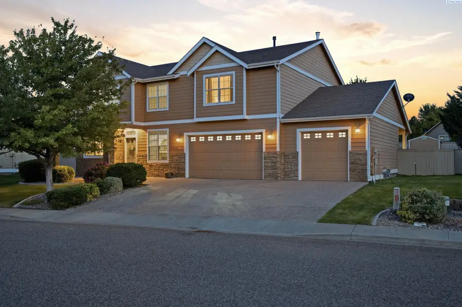 5609 W 14th Ave, Kennewick, WA 99338 - #2