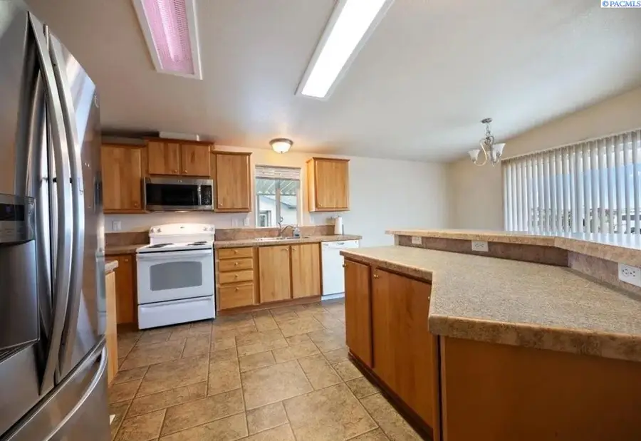 312 S Columbia Center Blvd #93, Kennewick, WA 99336 - #2