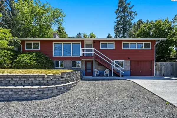 1825 NE Valley Rd, Pullman, WA 99163