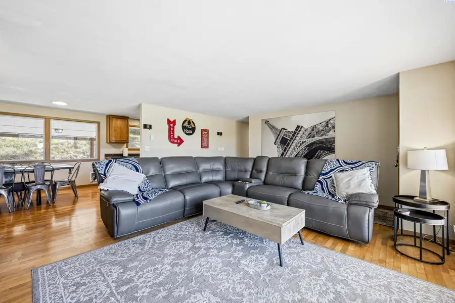 1825 NE Valley Rd, Pullman, WA 99163 - #2