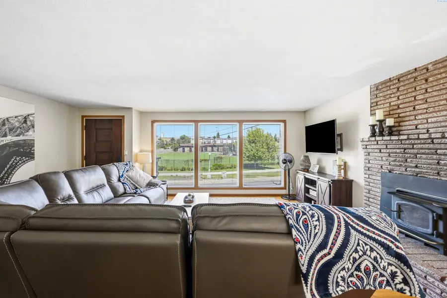 1825 NE Valley Rd, Pullman, WA 99163 - #3