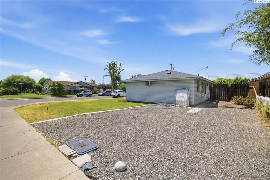 1503 W Howard, Pasco, WA 99301 - #3