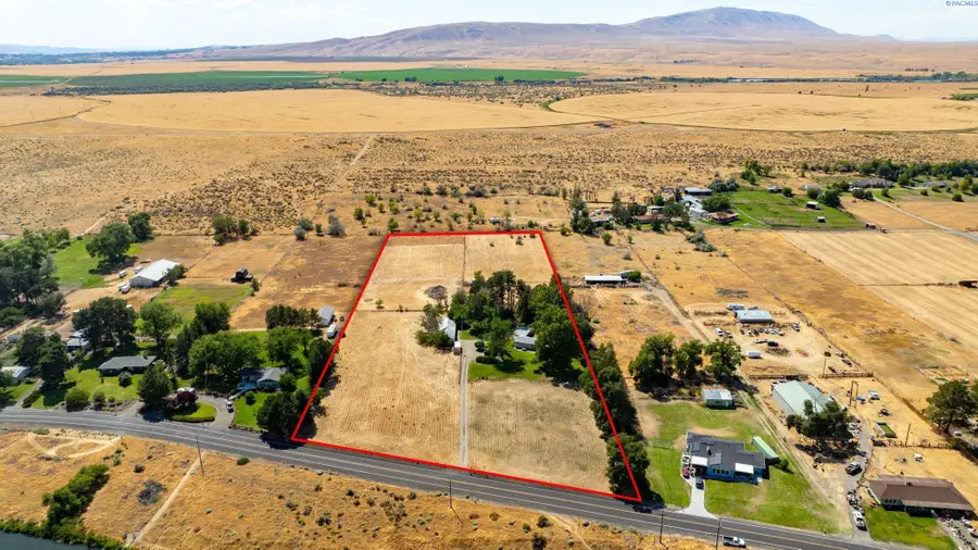 90206 N Harrington Rd., West Richland, WA 99353 - #3