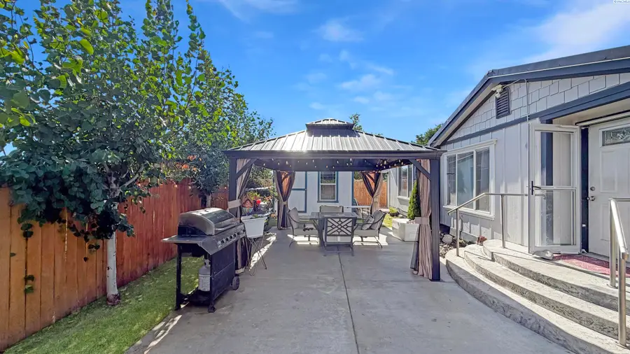 418 S 23rd Ave, Pasco, WA 99301 - #2