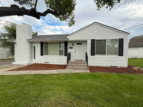 225 S Waverly St, Kennewick, WA 99336