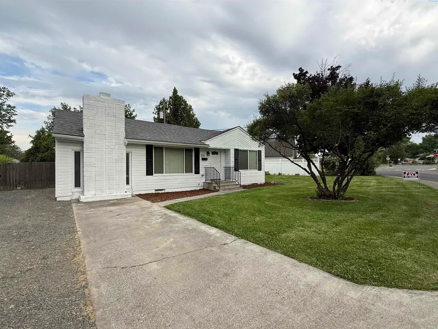 225 S Waverly St, Kennewick, WA 99336 - #2