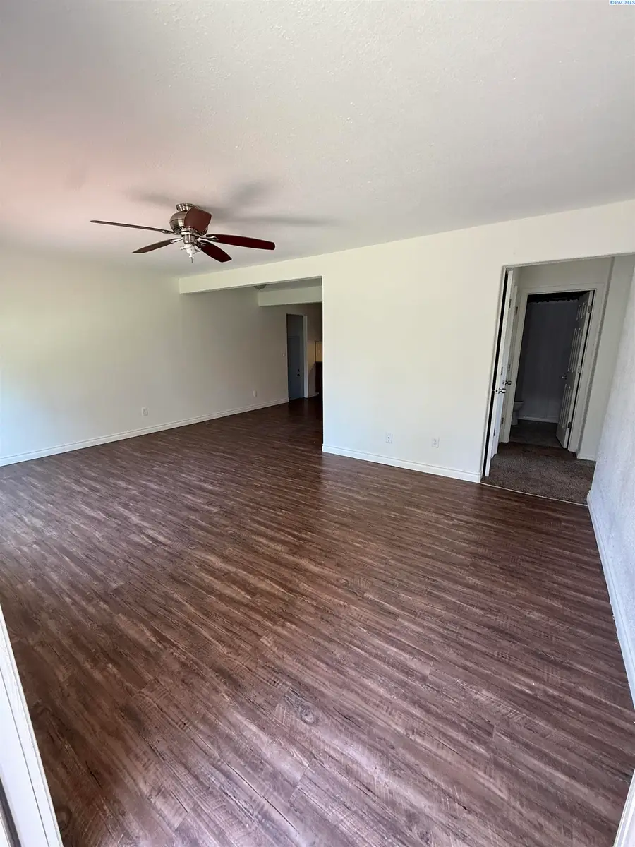 225 S Waverly St, Kennewick, WA 99336 - #3