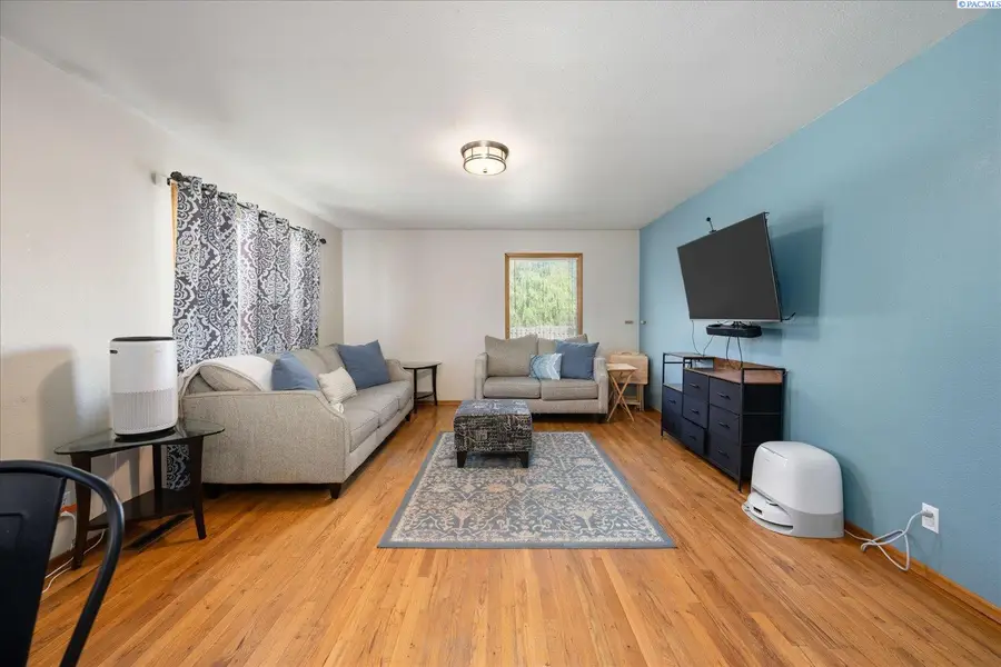 150301 W Byron, Prosser, WA 99350 - #2