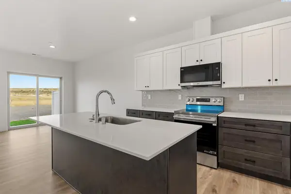 4437 Road 114, Pasco, WA 99301