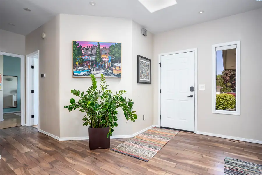 401 Shaw Street, Richland, WA 99354 - #2