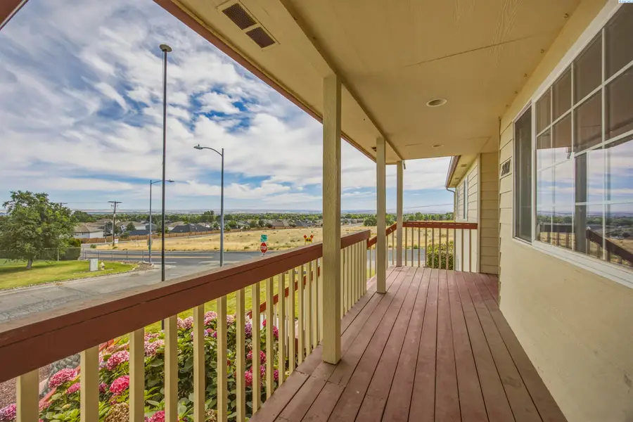 2801 W 46th Ave, Kennewick, WA 99337 - #3