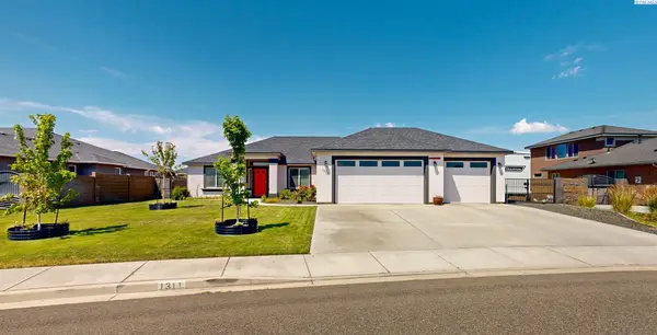 1311 Platinum Place, West Richland, WA 99353