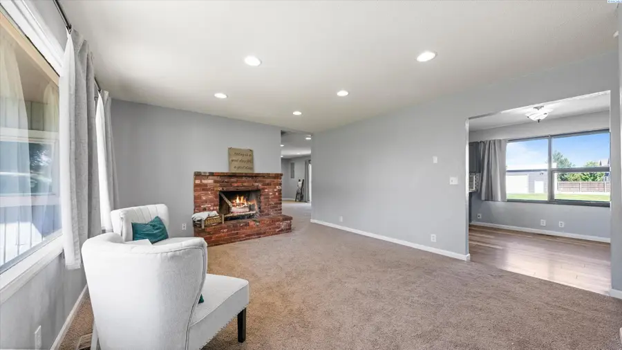 114 N Kellogg St, Kennewick, WA 99336 - #2